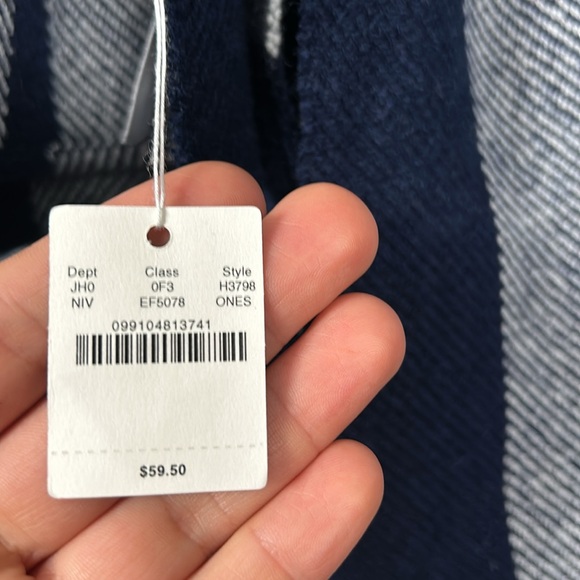 NWT J. Crew Wool Blend Navy White Plaid Large Shawl Scarf - Picture 3 of 10